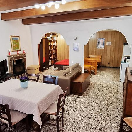 Appartamento Il Grillo Fossato di Vico Exterior photo